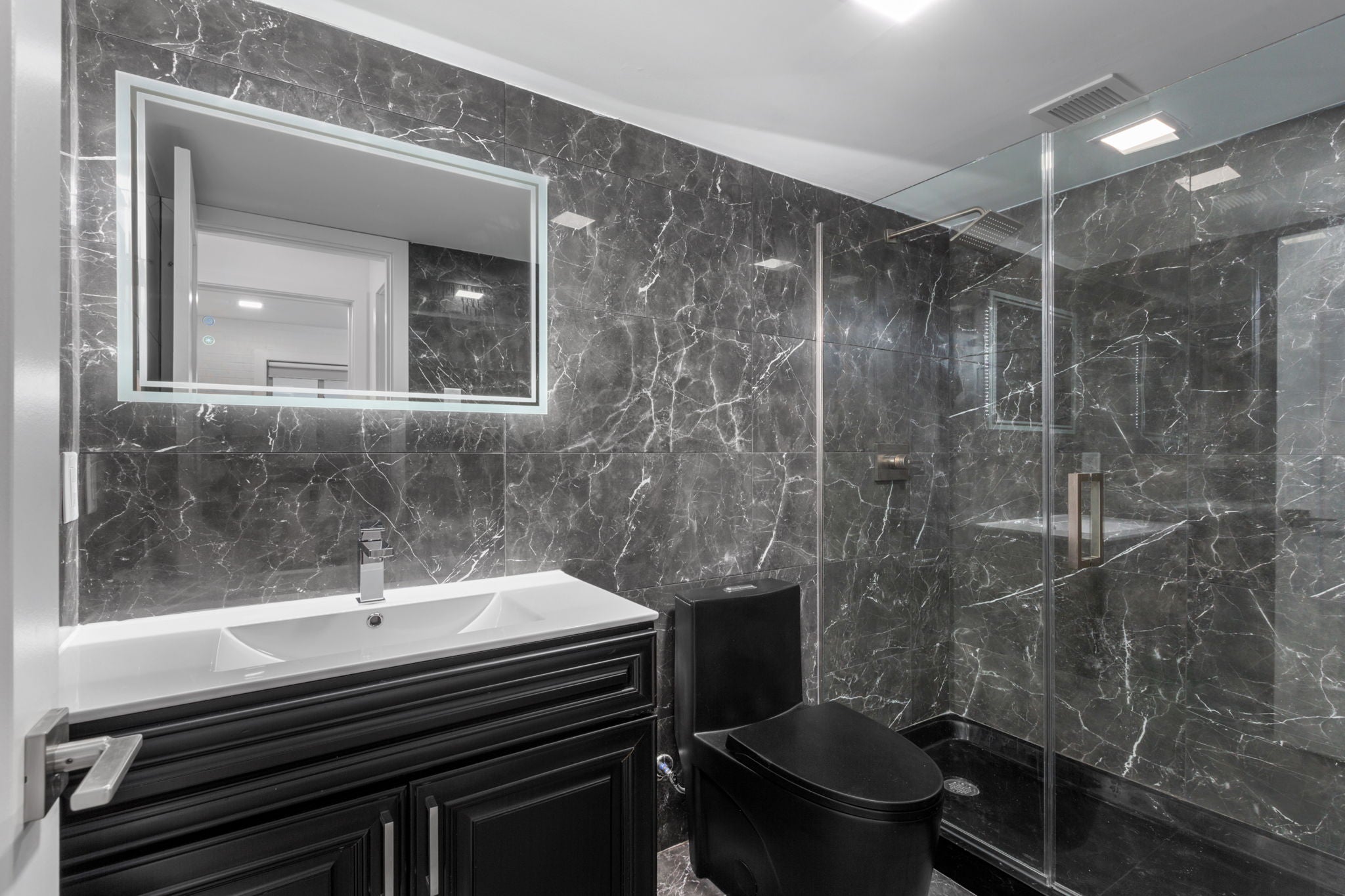 Load image into Gallery viewer, LONDON