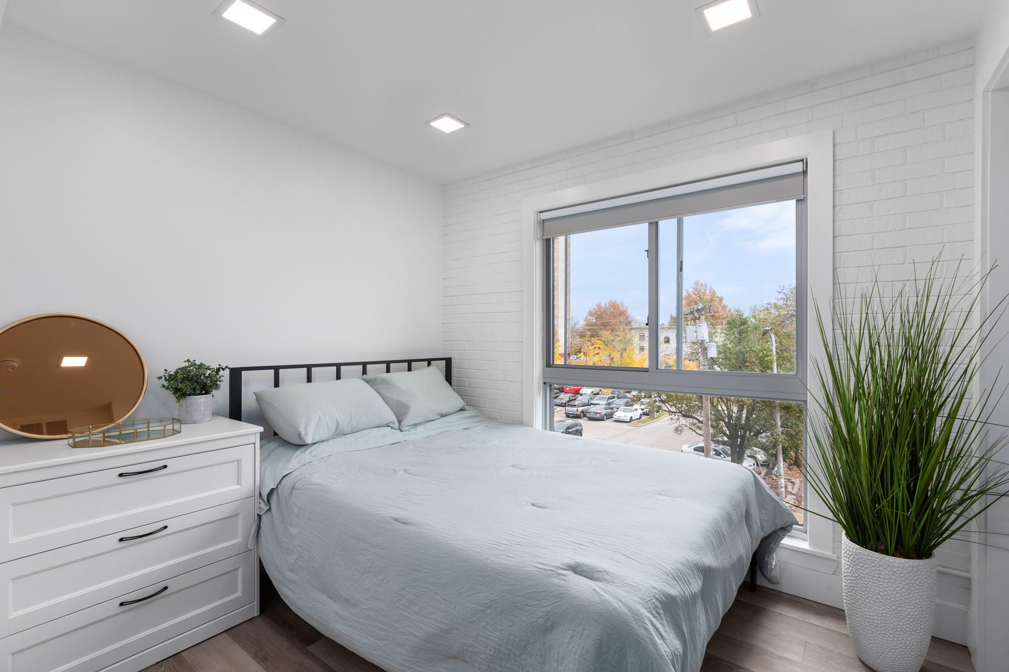 Load image into Gallery viewer, MADRID