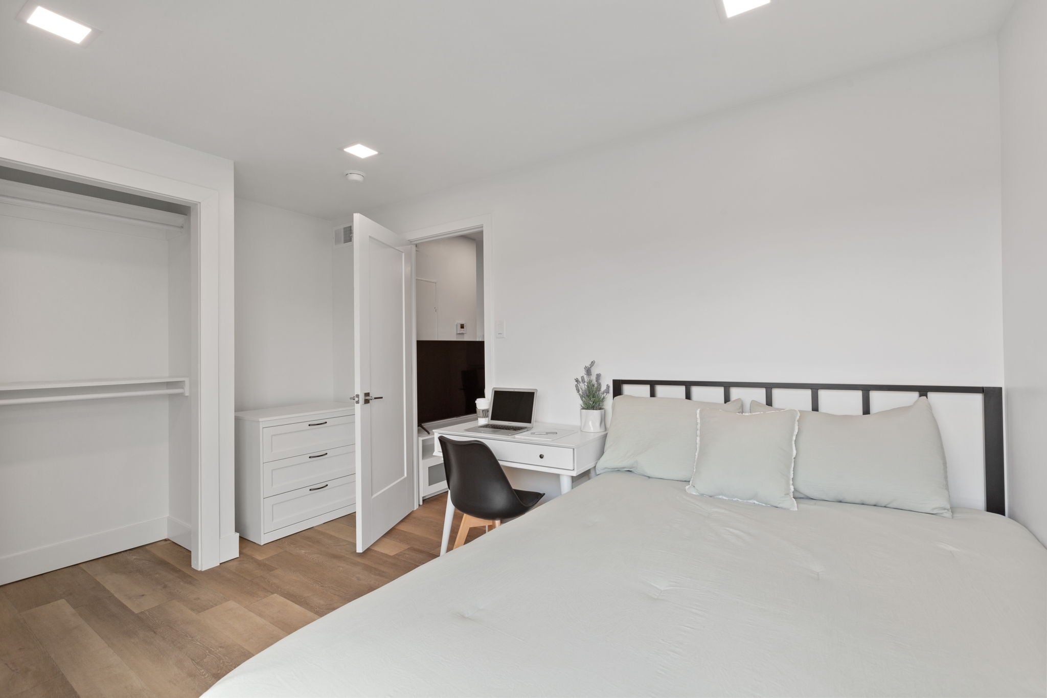 Load image into Gallery viewer, LONDON